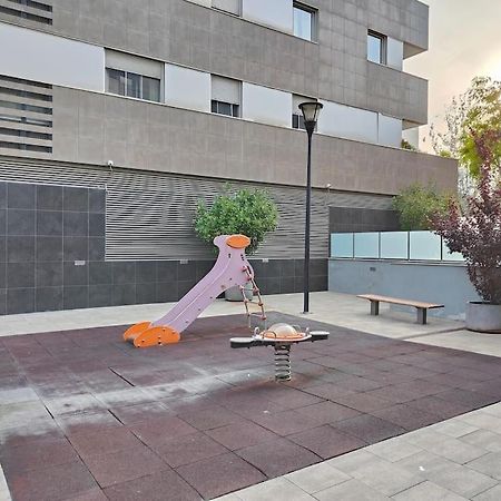 Cozy Apartment Forum Beach Sant Adrià de Besòs Eksteriør billede