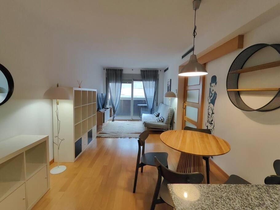 Cozy Apartment Forum Beach Sant Adrià de Besòs Eksteriør billede